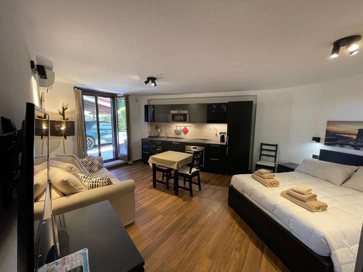John Sea Suites Giardini Naxos Ngoại thất bức ảnh