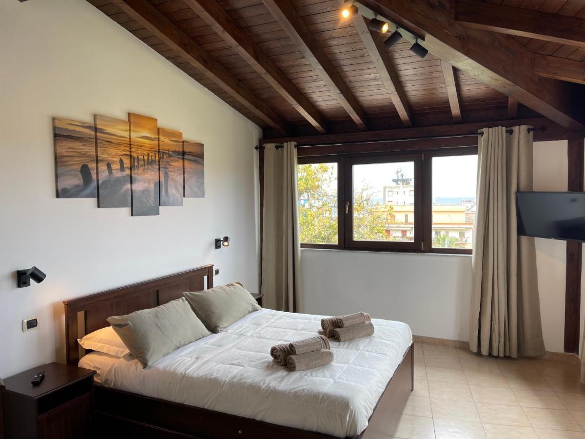 John Sea Suites Giardini Naxos Ngoại thất bức ảnh