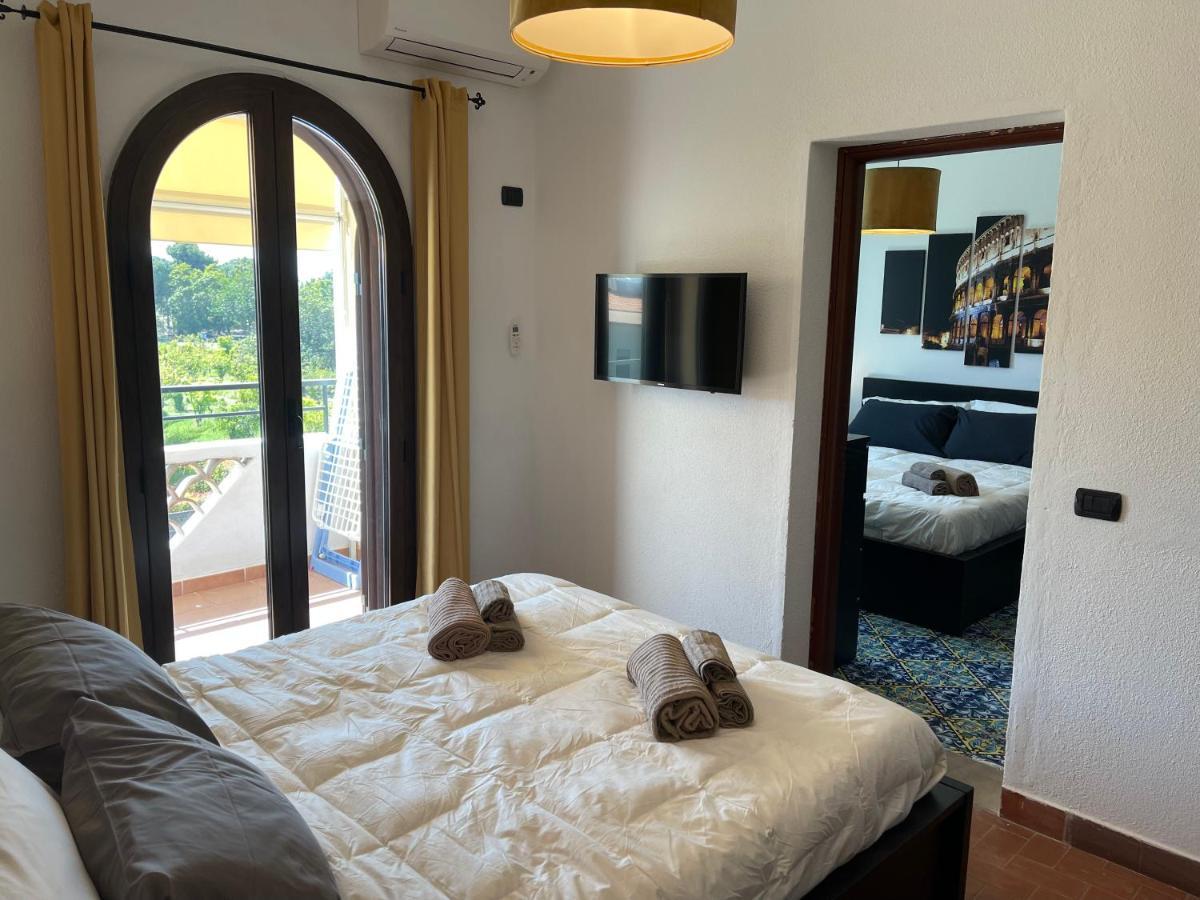 John Sea Suites Giardini Naxos Ngoại thất bức ảnh
