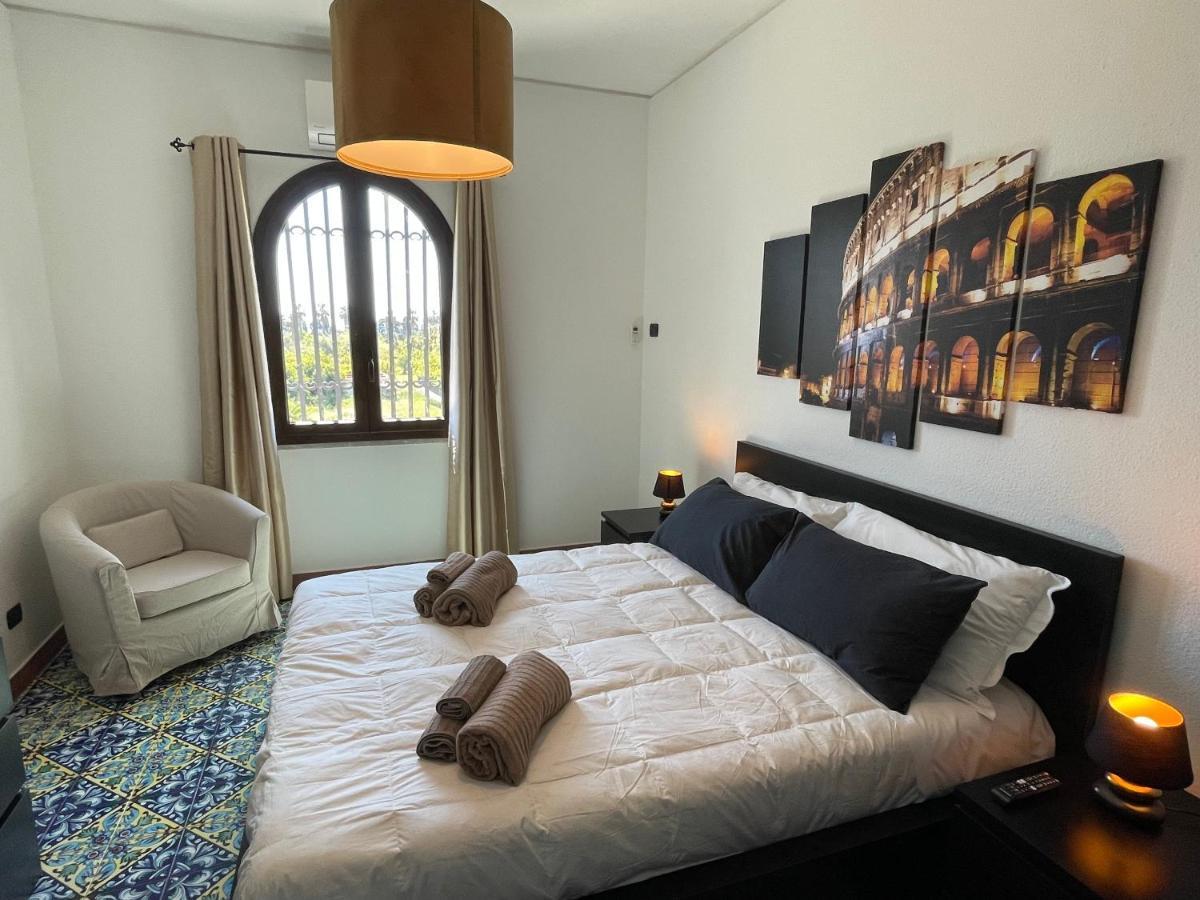 John Sea Suites Giardini Naxos Ngoại thất bức ảnh