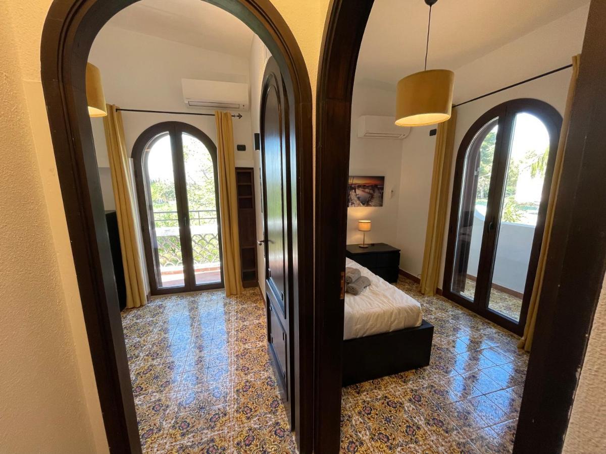 John Sea Suites Giardini Naxos Ngoại thất bức ảnh