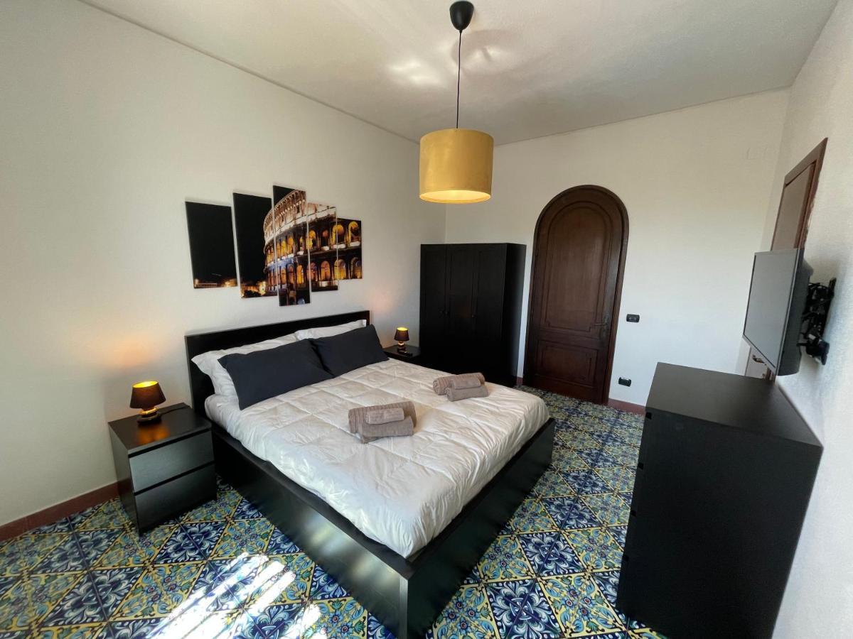 John Sea Suites Giardini Naxos Ngoại thất bức ảnh