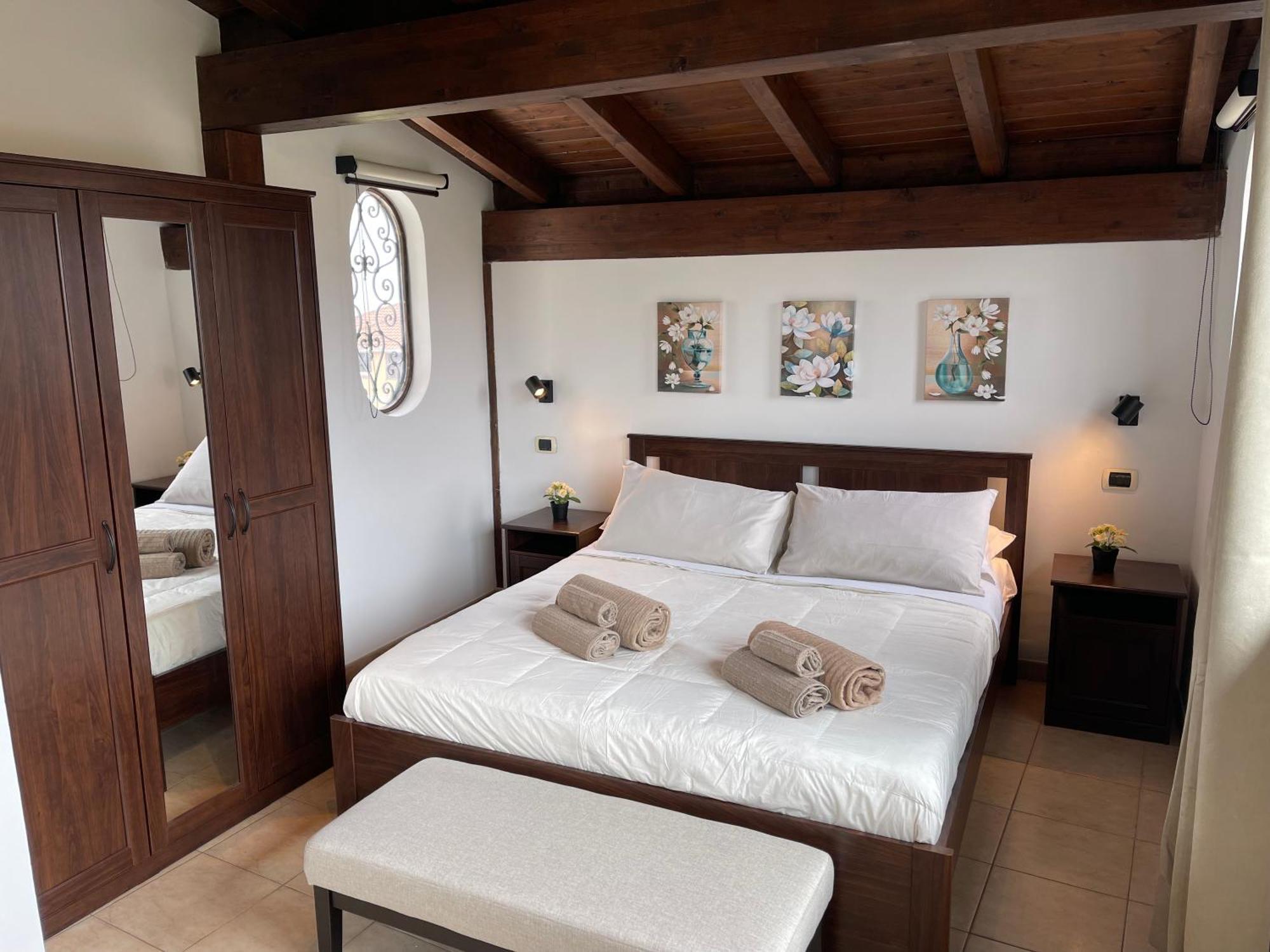 John Sea Suites Giardini Naxos Ngoại thất bức ảnh